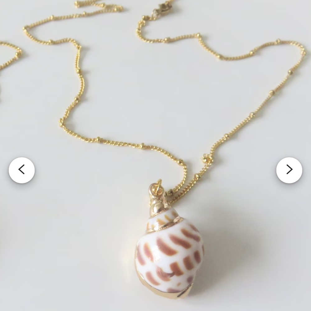 HANDMADE from France 🇫🇷 Gold Plated Sea Shell 🐚 with Gold Chain